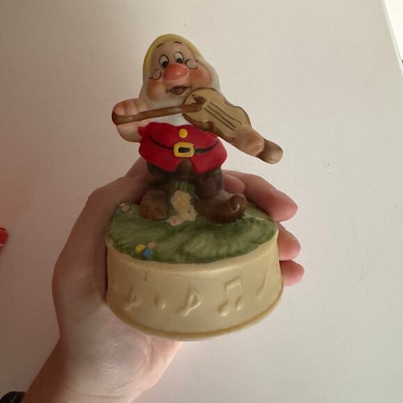 Schmid Walt Disney Snow White "Doc" Music Box Plays Heigh-Ho - Picture 2 of 8